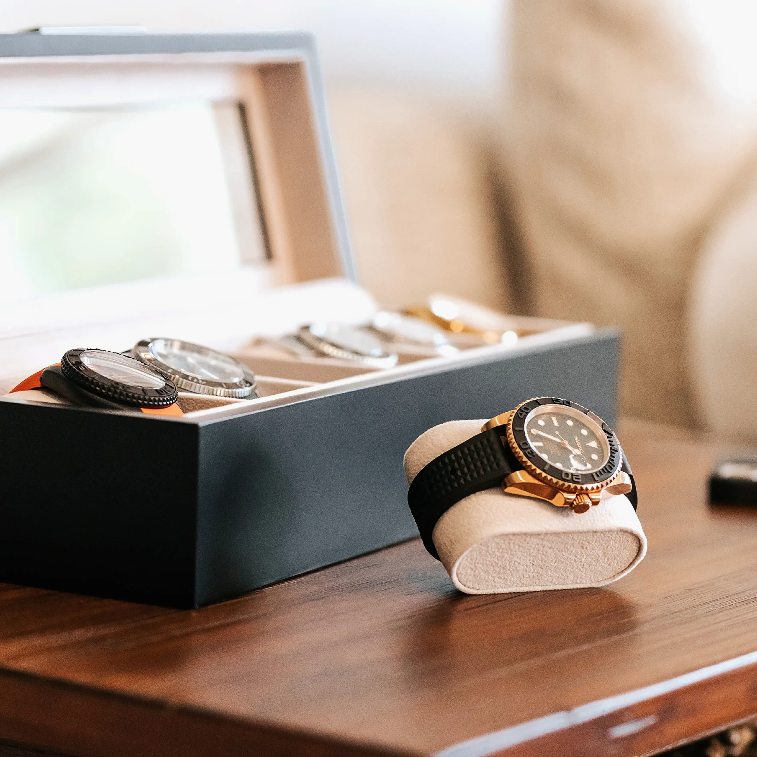CASE ELEGANCE - Caja de reloj de madera con clip de metal y cristal auténtico, color negro