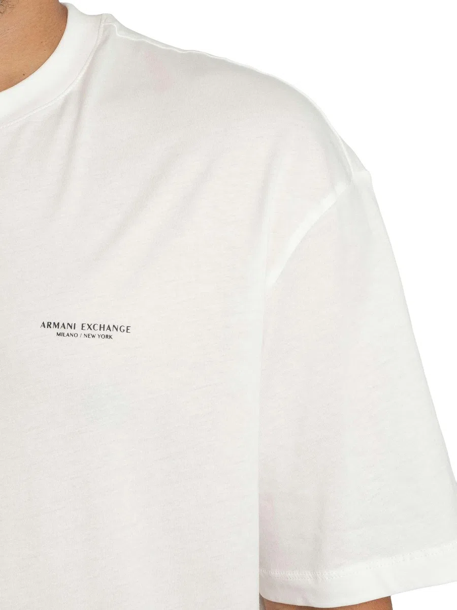Armani Exchange Camiseta estampada de espalda suelta para hombre, color blanco