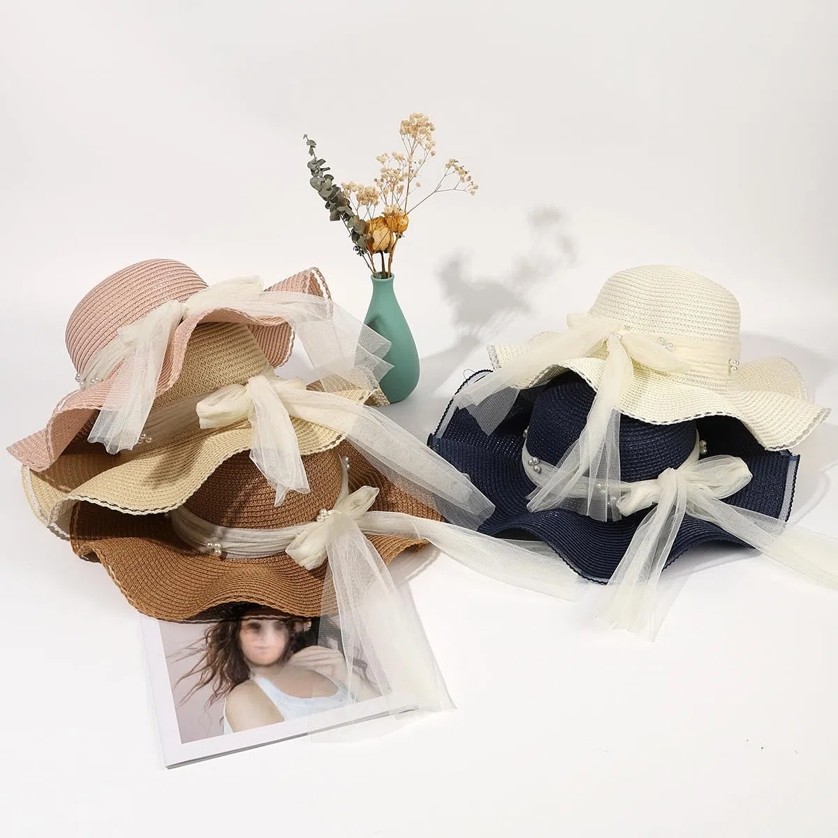 Sombrero de Paja Transpirable de ala Ancha con Volantes,Sombrero de Verano para Mujer con Protección UV,Tejido de Paja y Lazo de Tul Perlado,Sombrero de Playa para Vacaciones,Viajes y Actividades Al