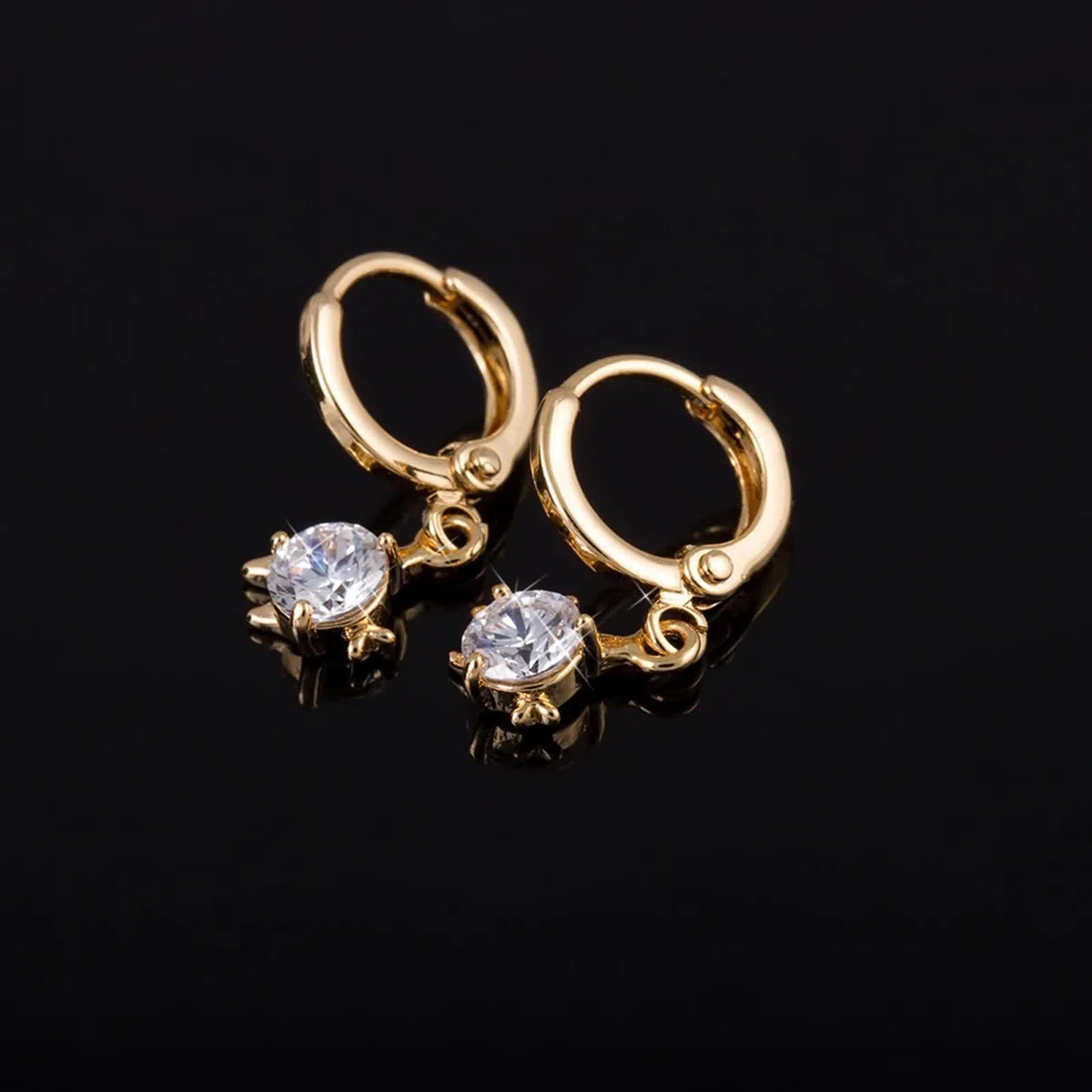 KnSam Pendientes de aro para mujer, oro de 18 quilates, con moissanita, pequeños Au 750, oro