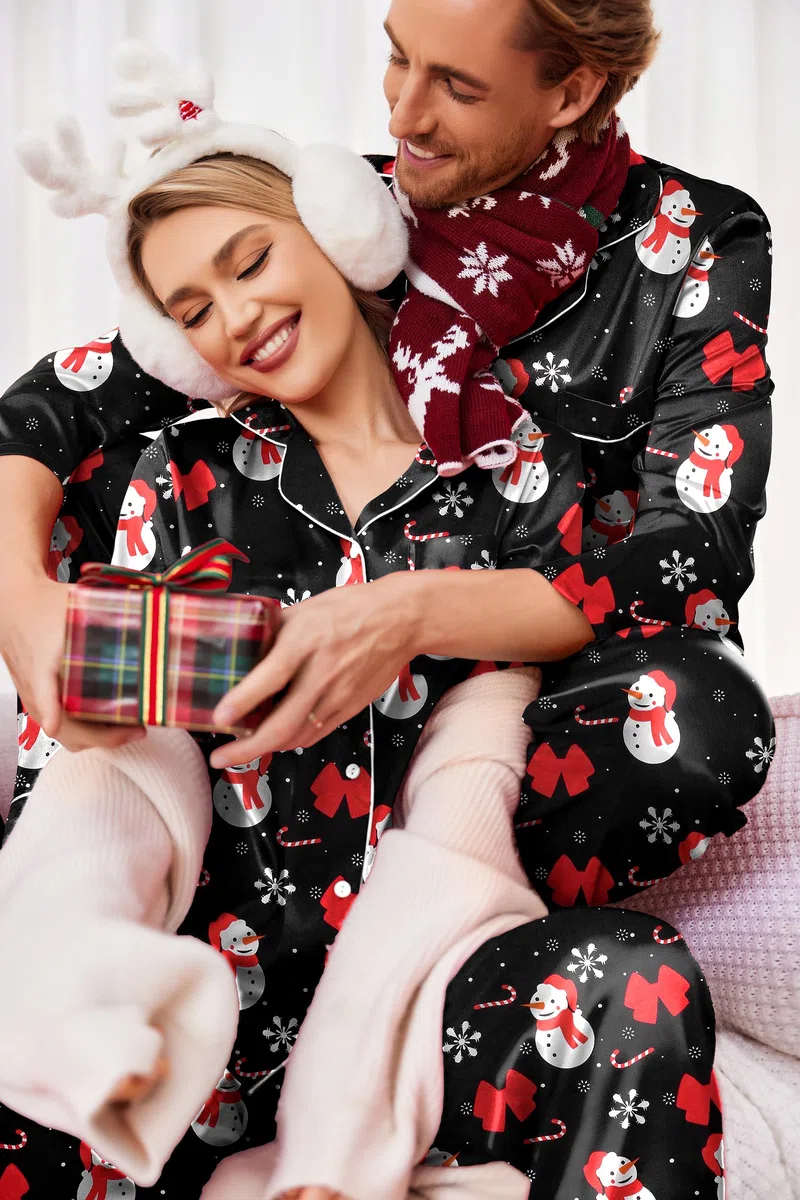 Ekouaer Pijamas a juego para parejas, de seda, de manga larga, de satén, suave, con botones, tallas S-XXL, Navidad, negro, X-Large