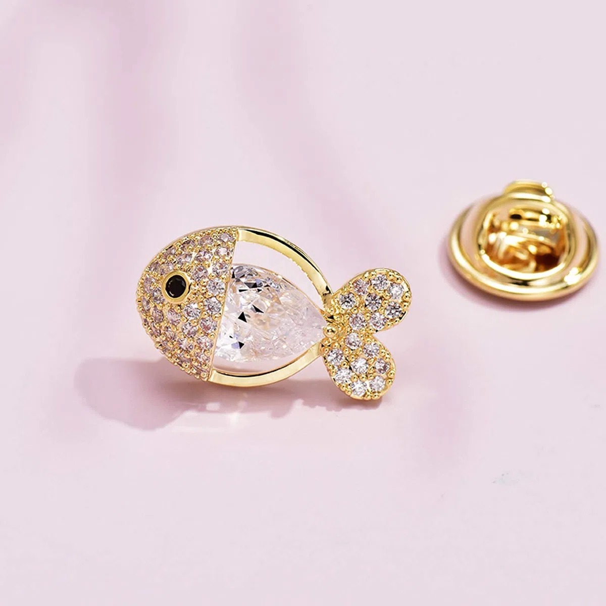 WXKAGF Broche para Mujer, Broche de Animal de Moda, Broche Exquisito y Lindo, Hebilla Decorativa de Lujo para Ropa, joyería para Mujer, Regalo de Fiesta, Broches exquisitos