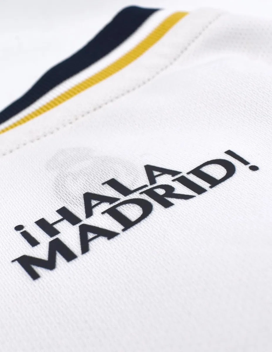 Real Madrid Conjunto Niño Camiseta y Pantalón Primera Equipación de la Temporada 2023-2024 - Vini JR. 7 - Replica Oficial con Licencia Oficial - Niño (4 Años)