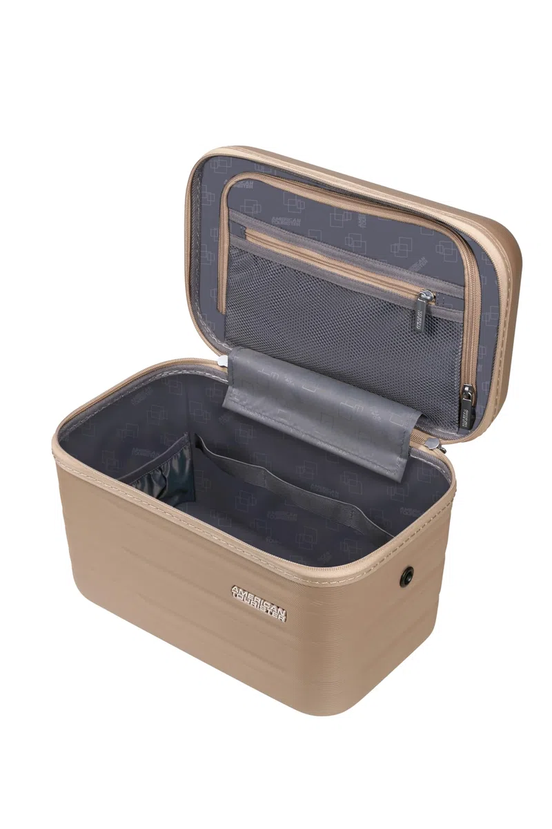 American Tourister Flashline Beauty Case & Neceser de Maquillaje para Hombre y Mujer, Bolsa de Maquillaje para Viajes y Uso Diario, maletín de cosméticos, 36 cm, Oro Marfil
