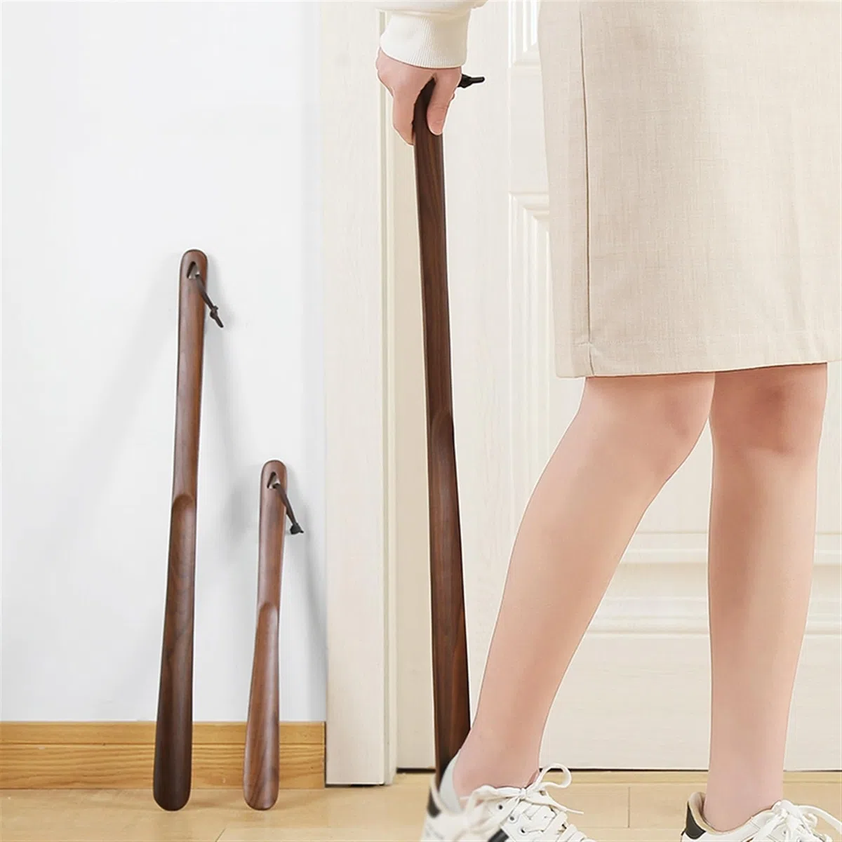 Calzador de madera extralargo de 60 cm, ligero, para poner y quitar fácilmente, ideal para personas mayores, hombres, mujeres y niños, herramienta de ayuda para zapatos perezosos