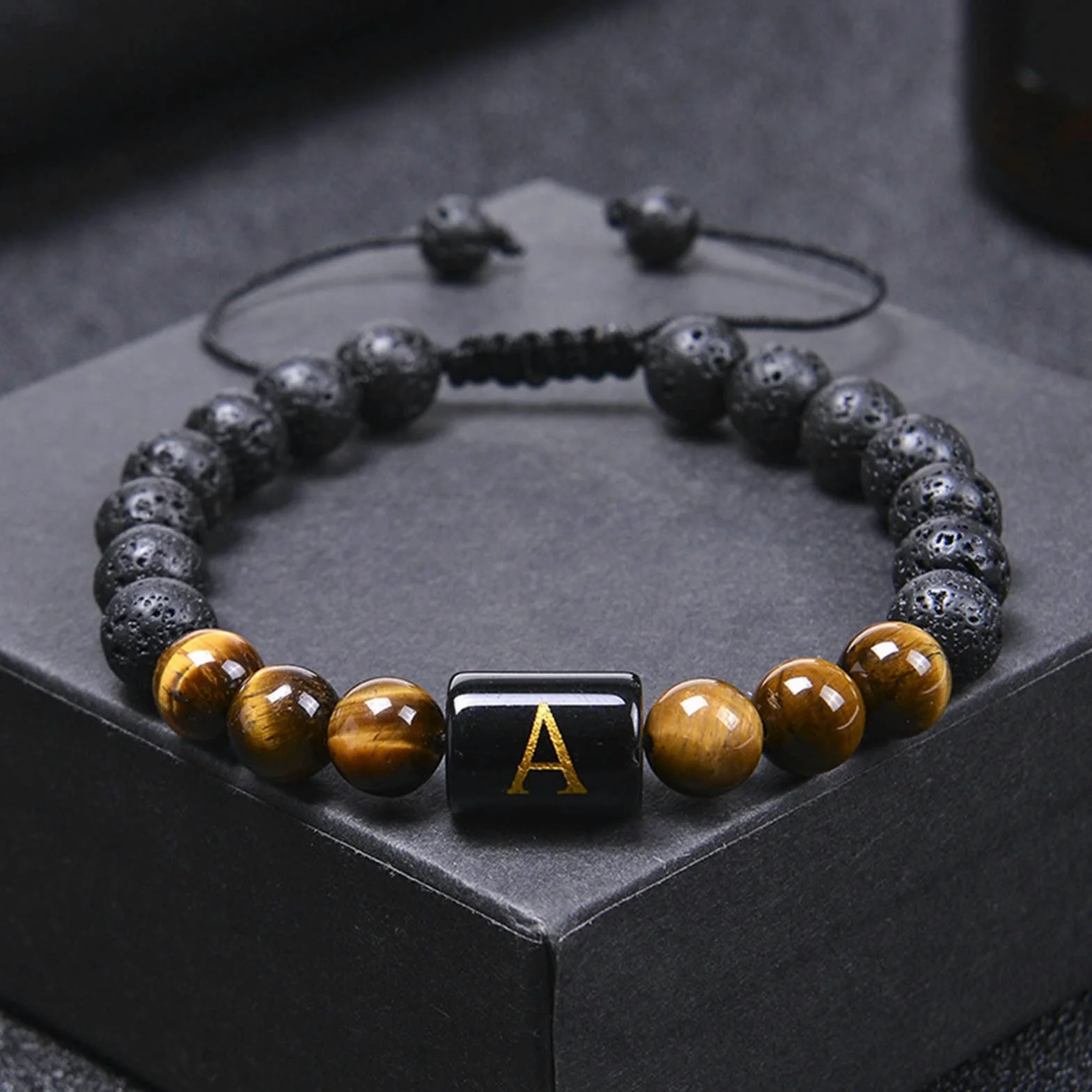 Pulsera difusora de aceites Esenciales Roca de Lava, Piedra de Lava Pulsera de Piedra de Ojo de Tigre con Letra AZ Pulseras Ajustables para Mujer 29,2 CM