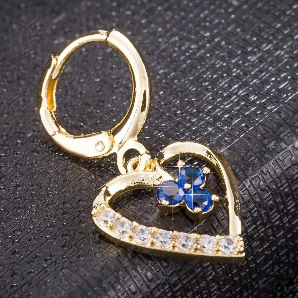 AMDXD Pendientes de aro para mujer de oro de 18 quilates, pendientes de aro con corazón hueco con zafiro azul, laboratorio creado en laboratorio, pendientes pequeños Au 750