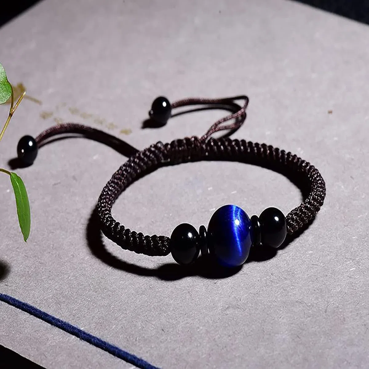 NZpost Pulsera de la Riqueza, Pulsera de Ojo de Tigre Azul, Pulsera Ajustable de Cristal, Pulsera de Mal de Ojo, Amuleto de protección, Pulsera de Hilo Rojo, Cristal cinabrio (Rojo)