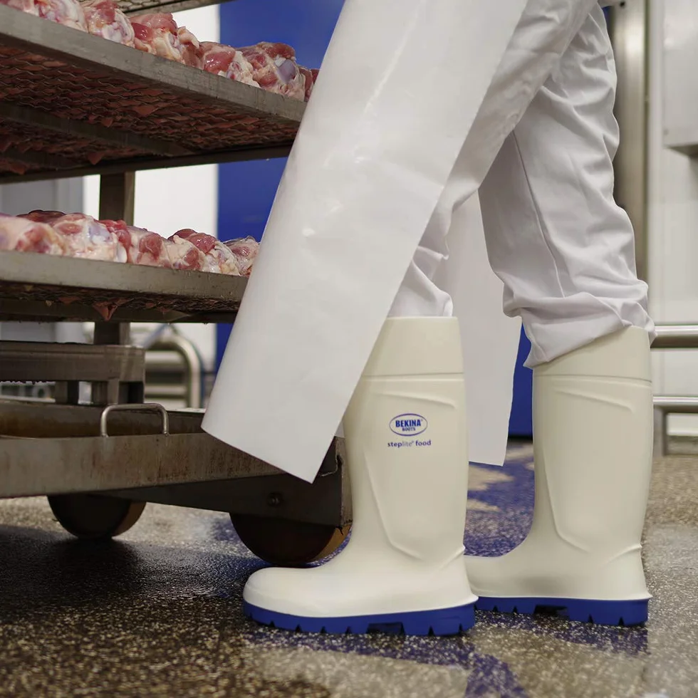Botas de Seguridad con Puntera de Acero para la Industria alimentaria, fáciles de Limpiar y desinfectar, Incl. Suela incrustada para pies Secos, Gran Comodidad de Uso, Blanco, EU 47