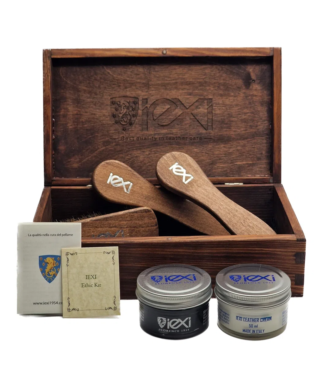 IEXI Ethic Kit - Kit con caja de madera para el cuidado y mantenimiento de zapatos de cuero, bolsos, cinturones y otros accesorios - Kit con 3 cepillos, 2 cremas y paño - Idea de regalo