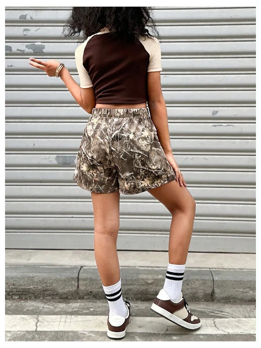 Floerns Pantalones cortos de chándal con cintura elástica y estampado de camuflaje para niña