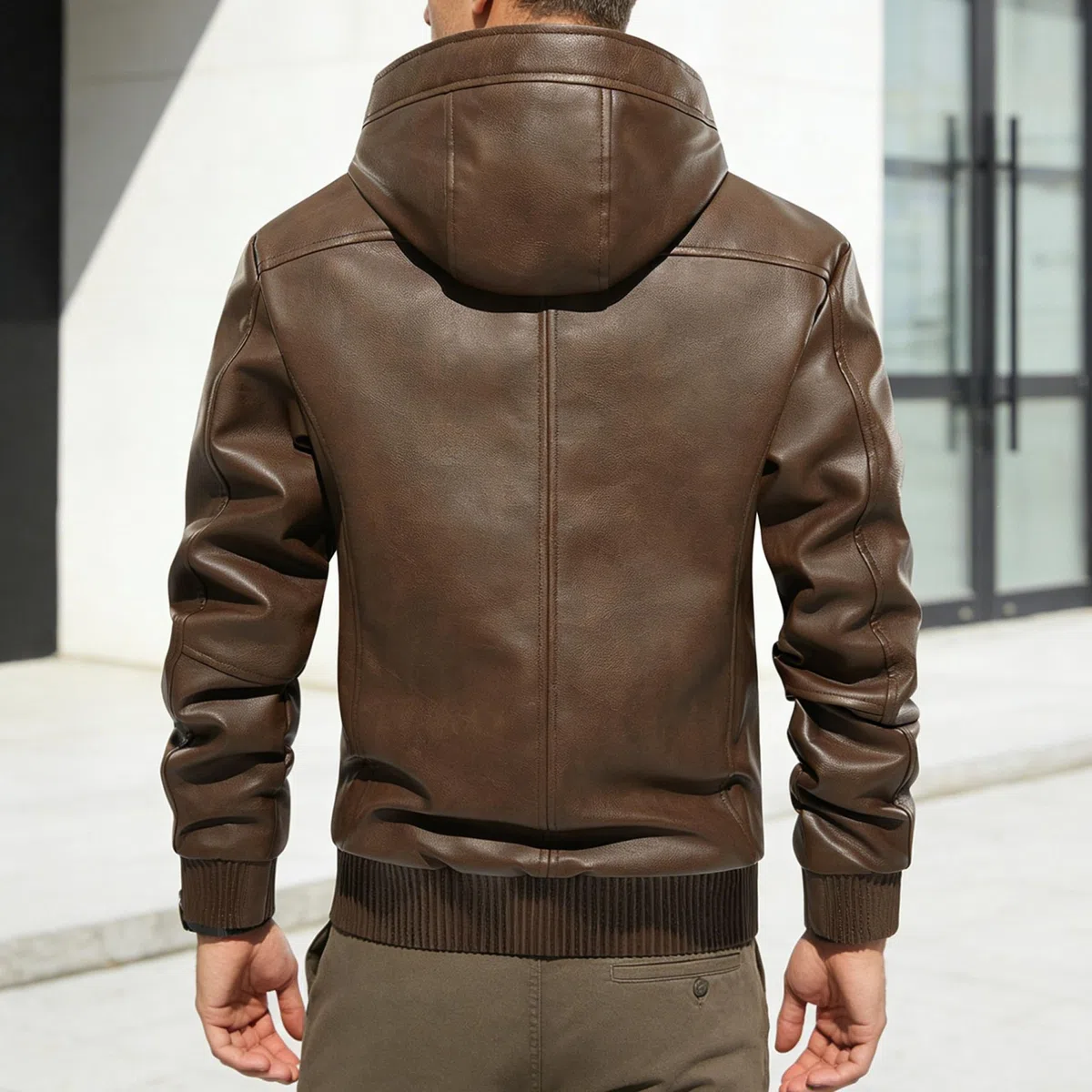 Chaqueta de motociclista de piel sintética cálida para hombre, con forro polar y capucha, abrigo invierno estilo motero, elegante abrigo para hombre