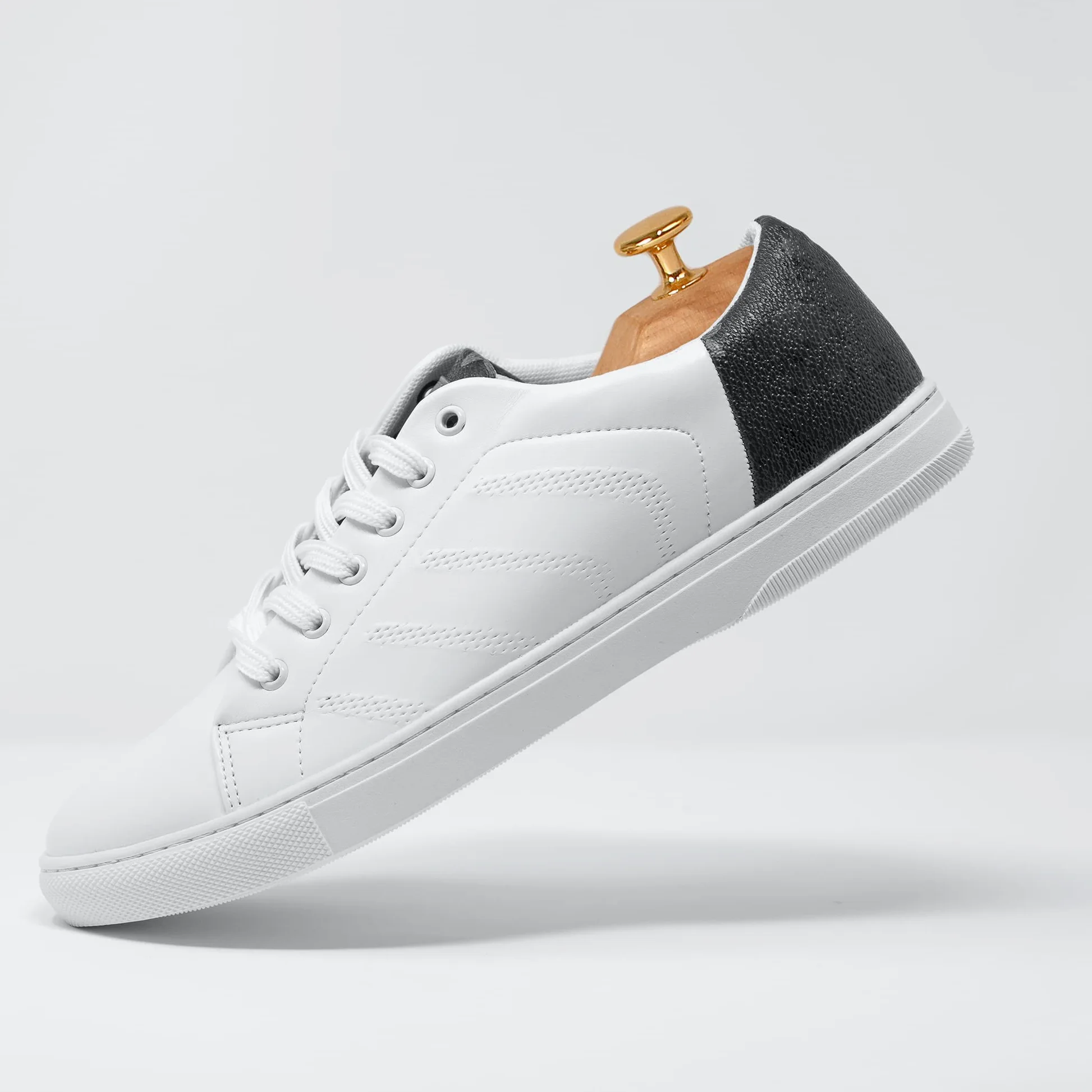 Coccine - Horma para zapatos de madera de cedro, extrafuerte, protección contra torceduras, tensor de madera para todos los zapatos, con muelles ajustables, 43-44