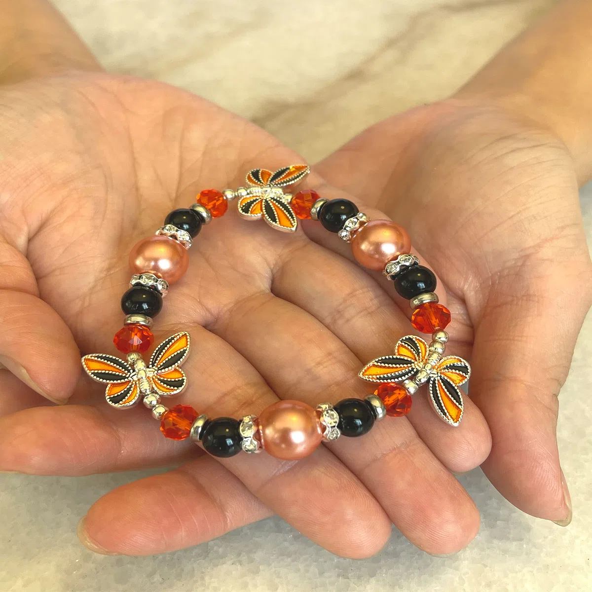 Pulsera de mariposa – Joyería de mariposa regalo para mujeres y niñas – Pulsera elástica de regalo para amantes de la mariposa naranja