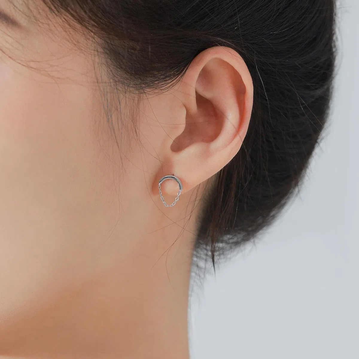 Pendientes colgantes para mujer, aretes colgantes de aro con cadena en U para mujer, color dorado
