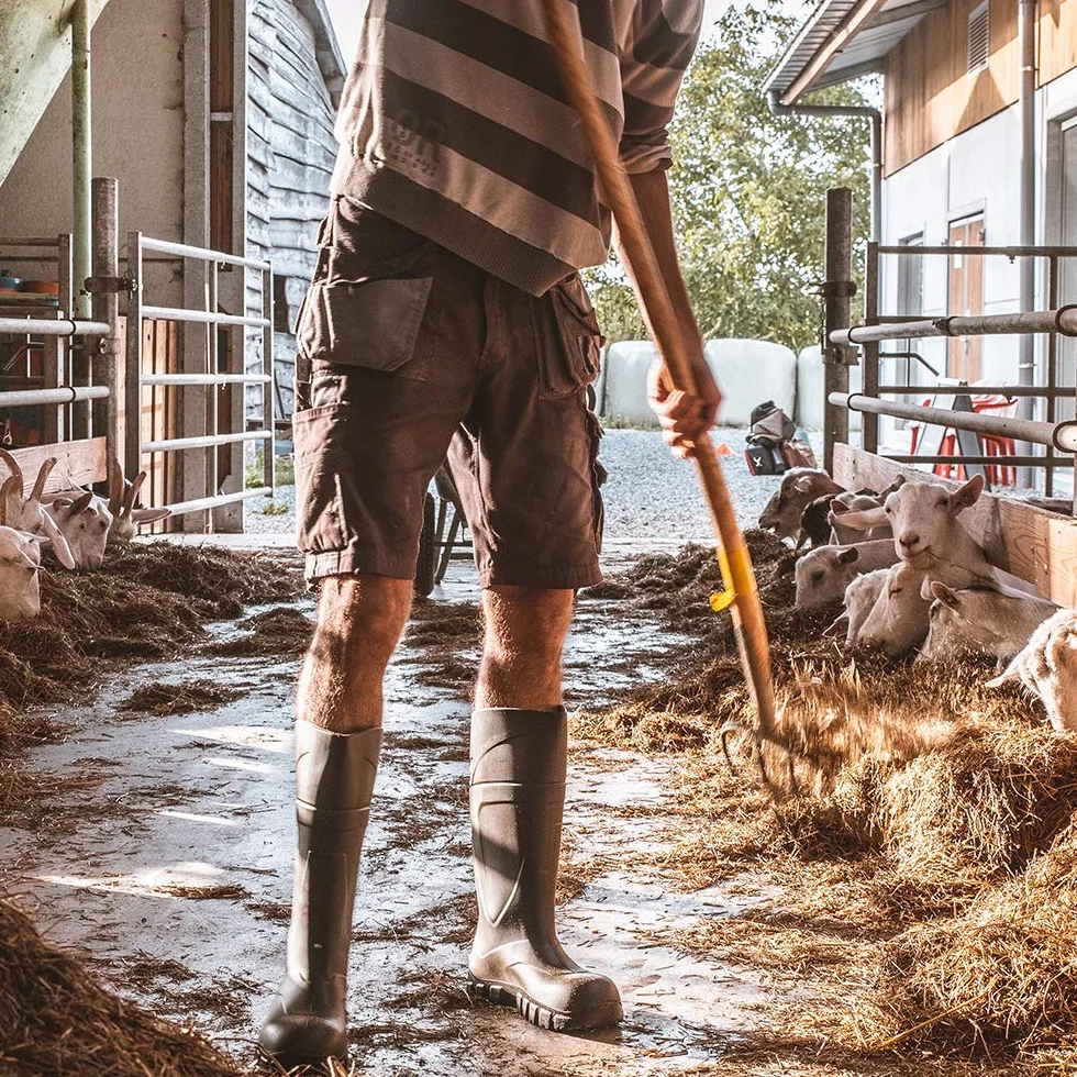 Bekina Bota de Trabajo Robusta para Mujeres y Hombres sin Puntera de Acero de Seguridad, para Uso agrícola, Garantiza una excelente adherencia, protección de Aislamiento -30 Grados, Verde, EU 40