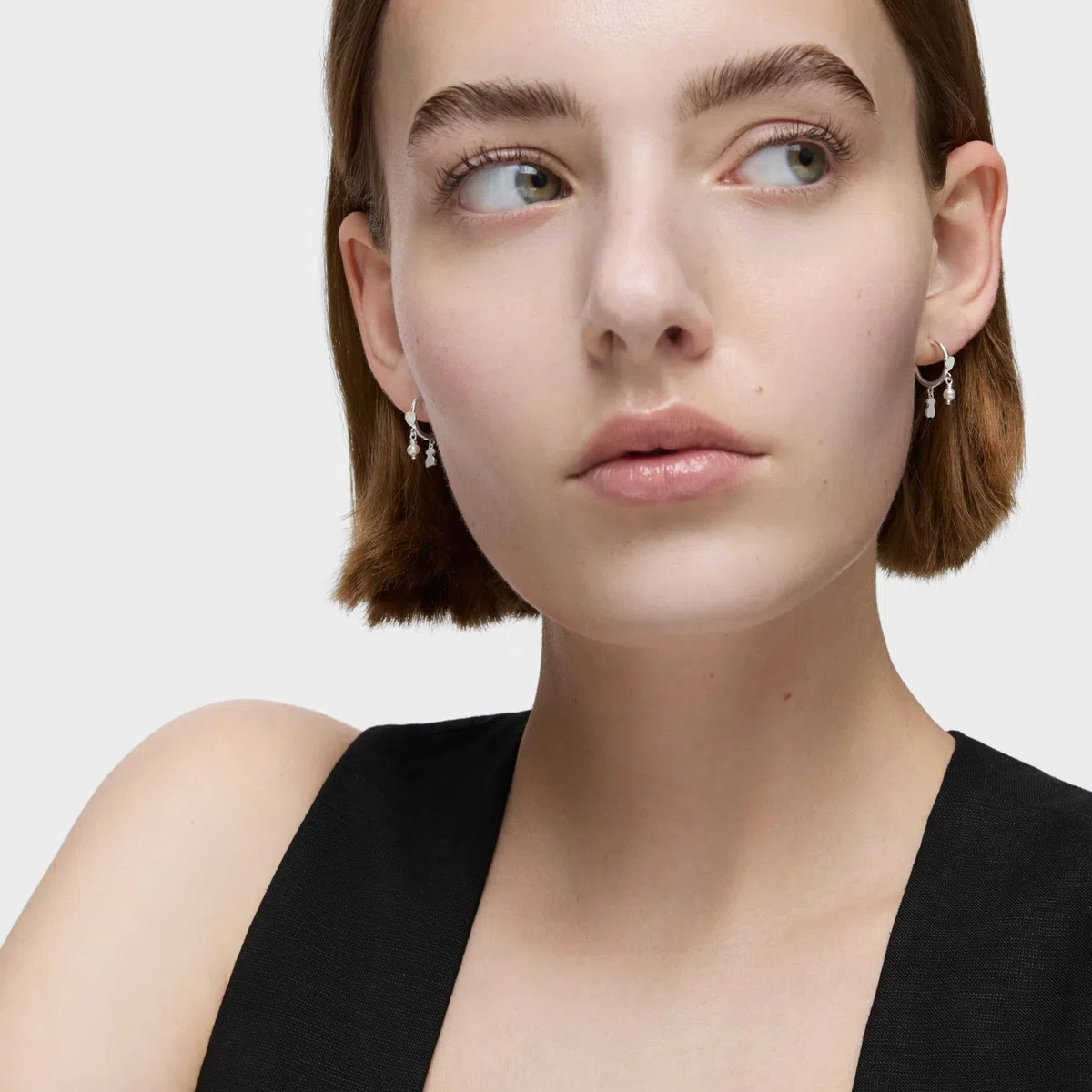 TOUS Pendientes de Aro de Plata de Primera Ley para Mujer con Diámetro de 1,25 cm y Motivos de Oso, Corazón y Perla con Cierre de Presión, Elegante y Versátil, Colección Cool Joy
