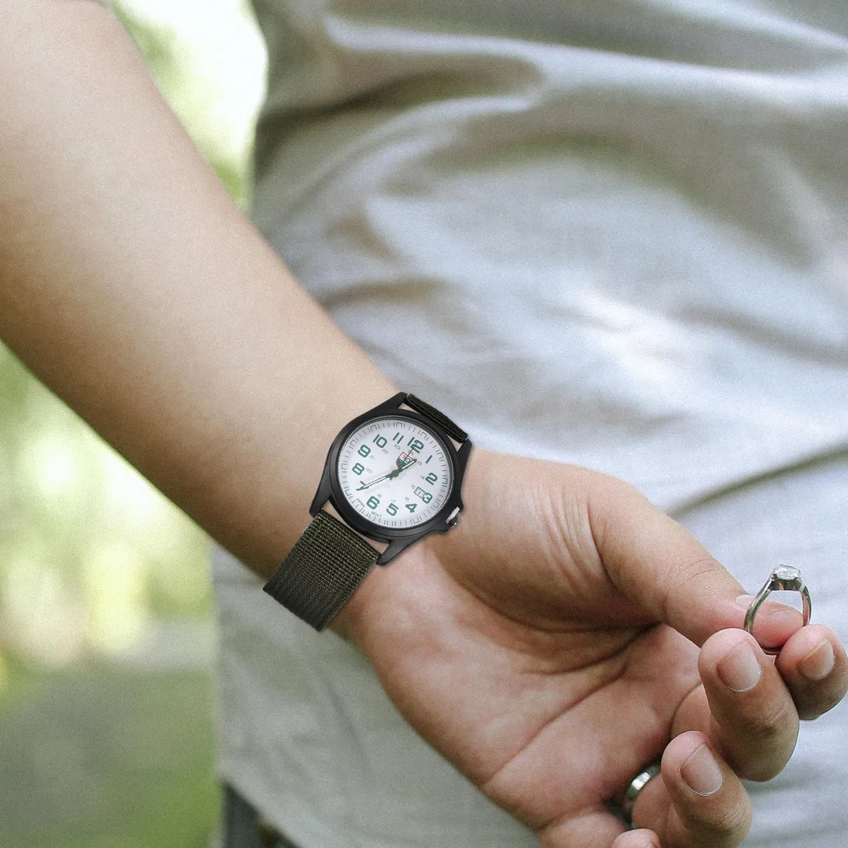 Reloj de Cuarzo Calendario Correa de Nylon Verde para Hombre Diseño Creativo y Superficie Lisa, Reloj de Pulsera Adecuado para Uso Diario