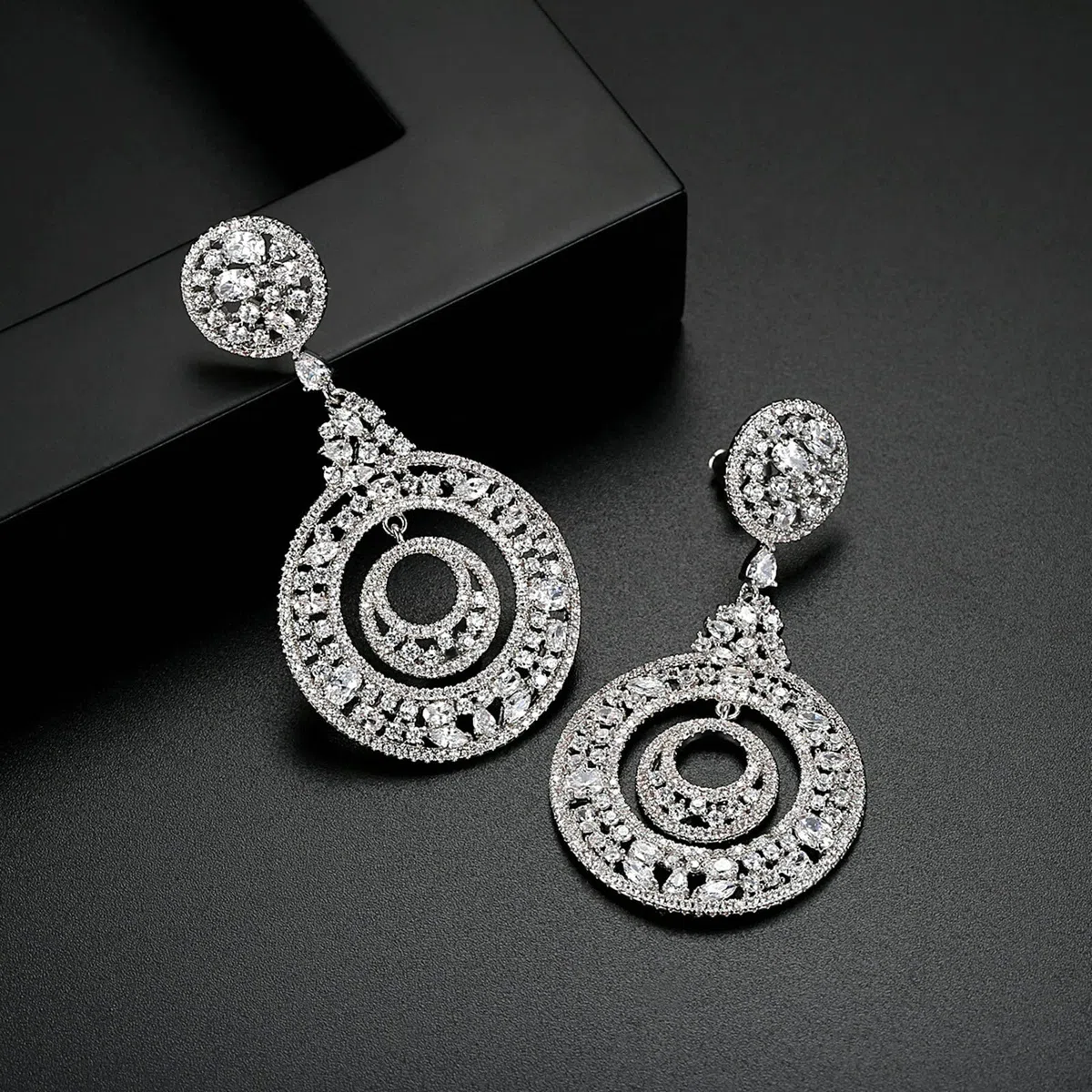 KnSam Pendientes de mujer, de oro, pendientes para niña, doble redondo con circonita cúbica, cobre, pendientes para mujer o niña, color blanco y oro