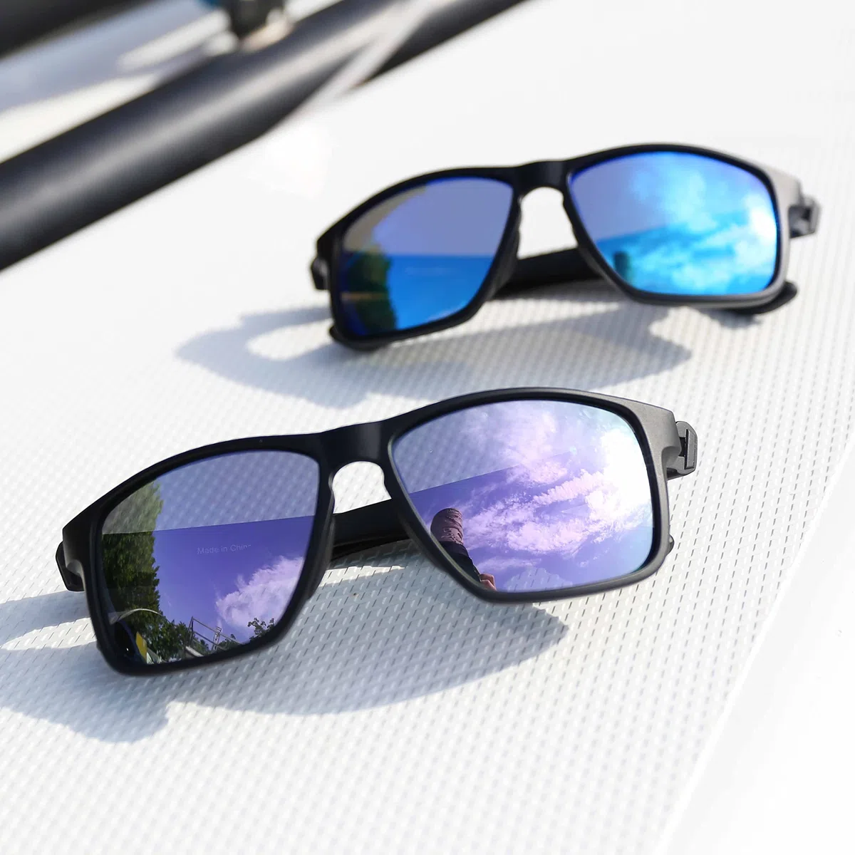 Gafas de sol polarizadas flotantes, gafas de sol para deportes acuáticos para hombres y mujeres, gafas de sol flotantes anti-agua de mar (marco azul marino mate/lente azul espejo)