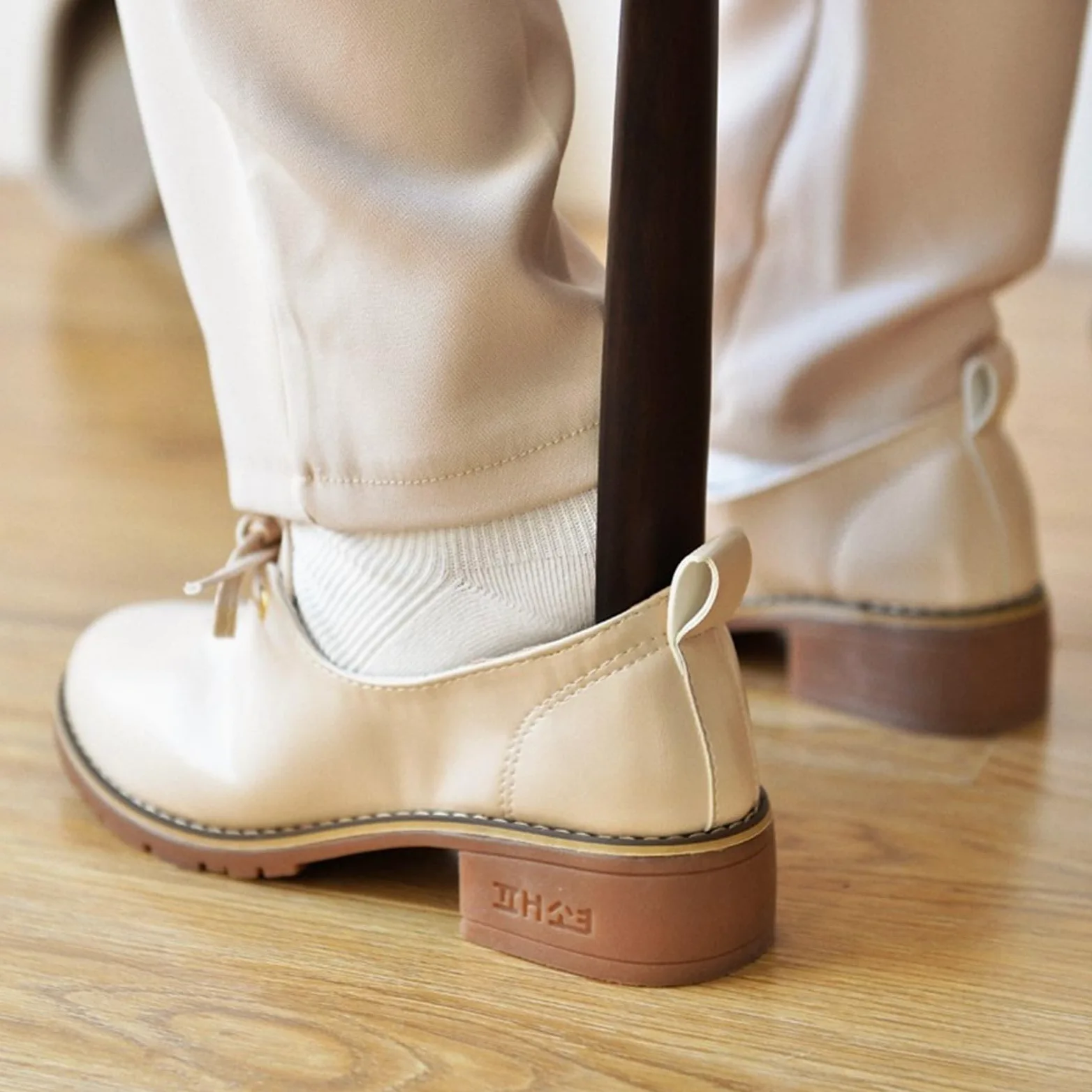 Calzadores, Calzadores Extra Largos de Madera, fáciles de Usar, for Personas Mayores y Mujeres Mayores.(65cm)