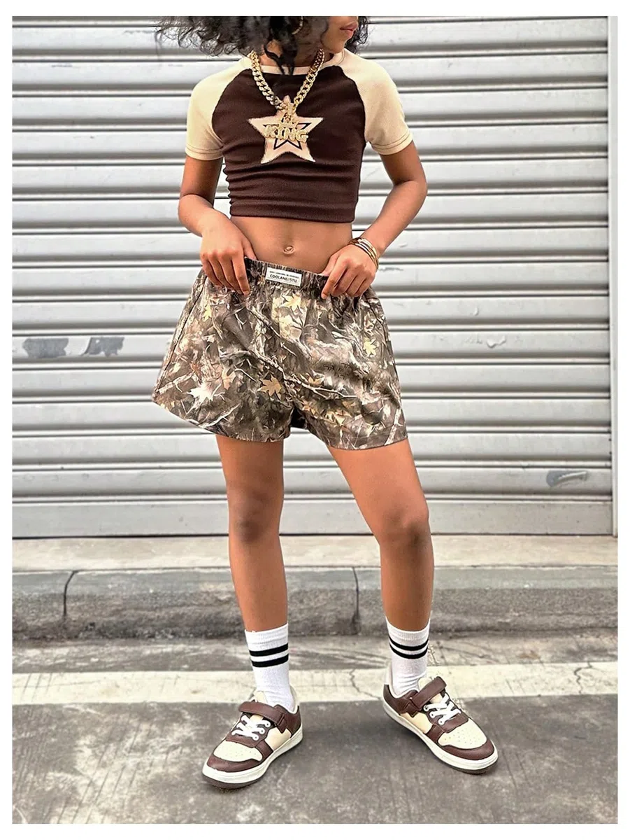 Floerns Pantalones cortos de chándal con cintura elástica y estampado de camuflaje para niña
