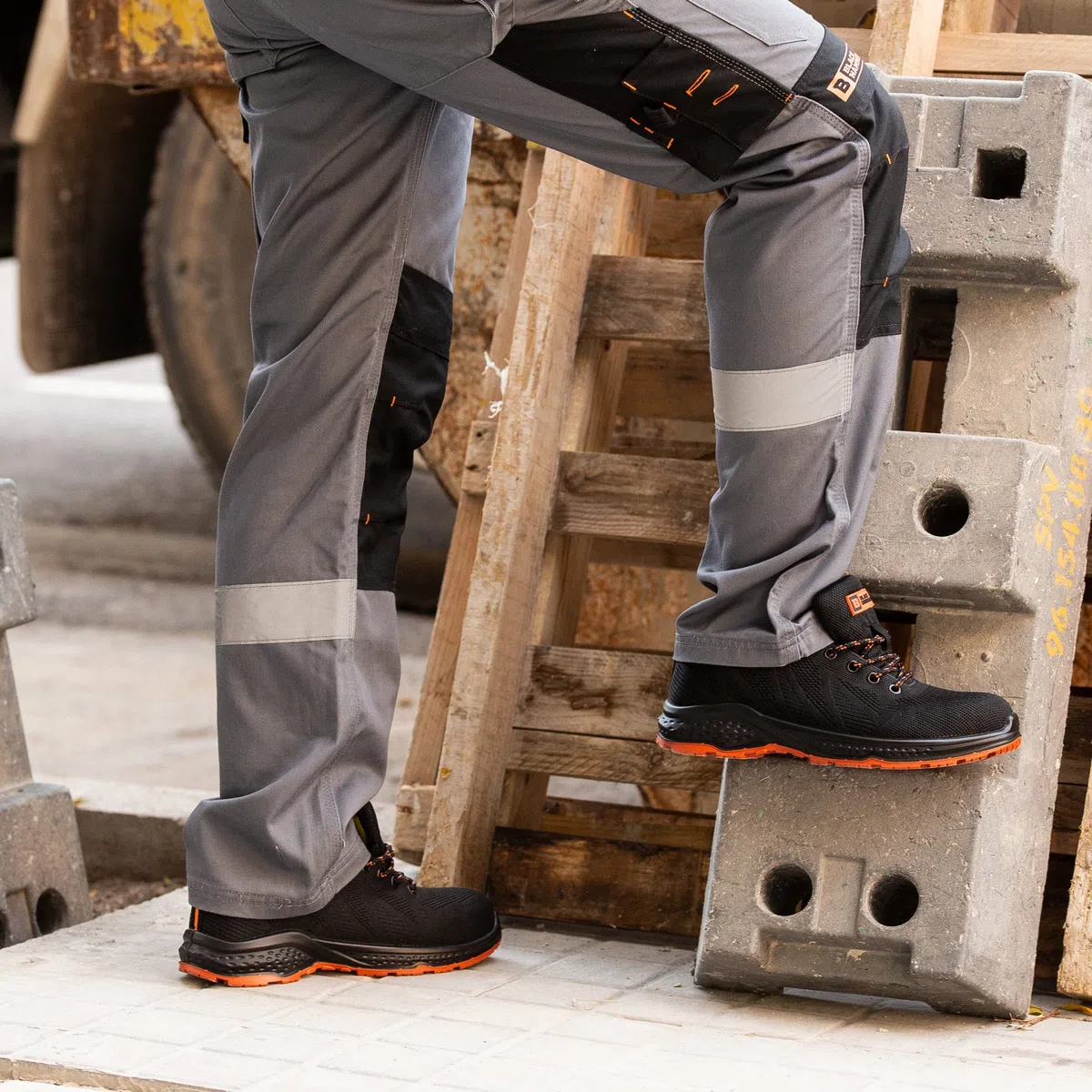 BLACK HAMMER Zapatos de Seguridad para Hombre Puntera de Acero S1P Resistente a los resbalones SRC Suela Intermedia de Acero Trabajo Transpirable Hiker 2292 Naranja (42 EU)