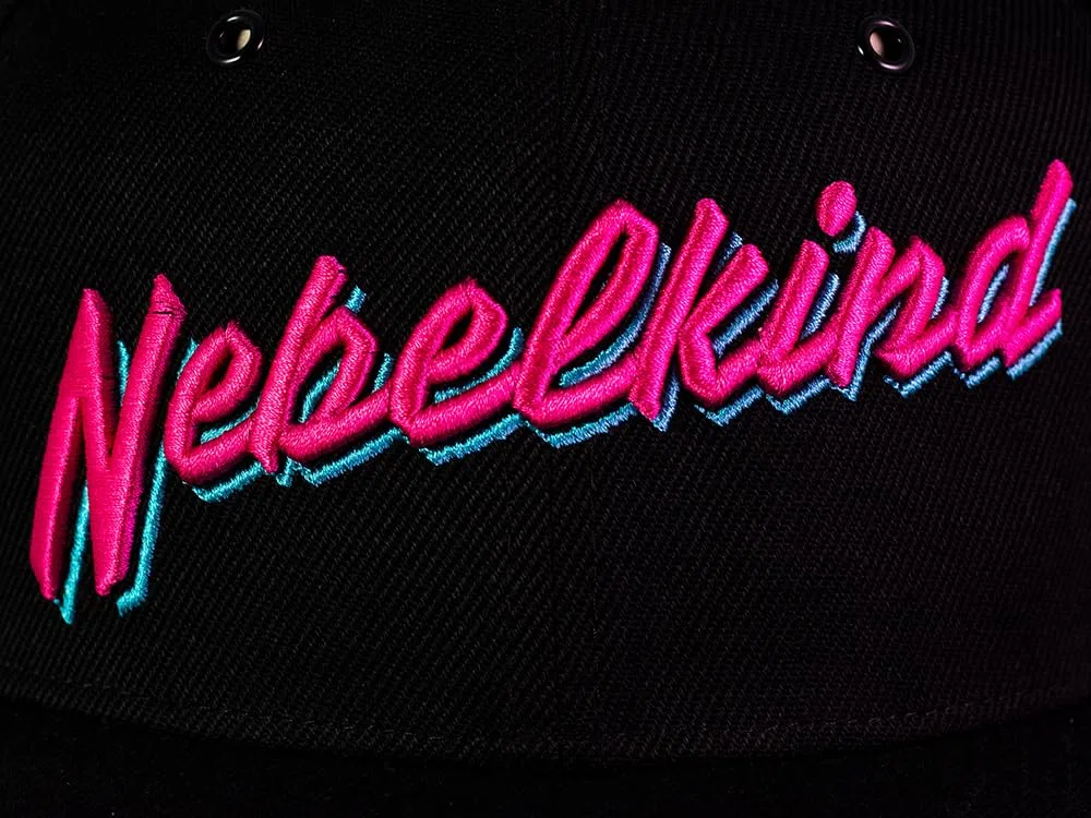 Nebelkind Gorra-Snapback Cap Miami Negro Rosa, Hombre Mujer Unisex, Talla Unica, tamaño Ajustable, Gorra de béisbol Moda, Estilo Streetwear, Gorras de béisbol con Visera Recta