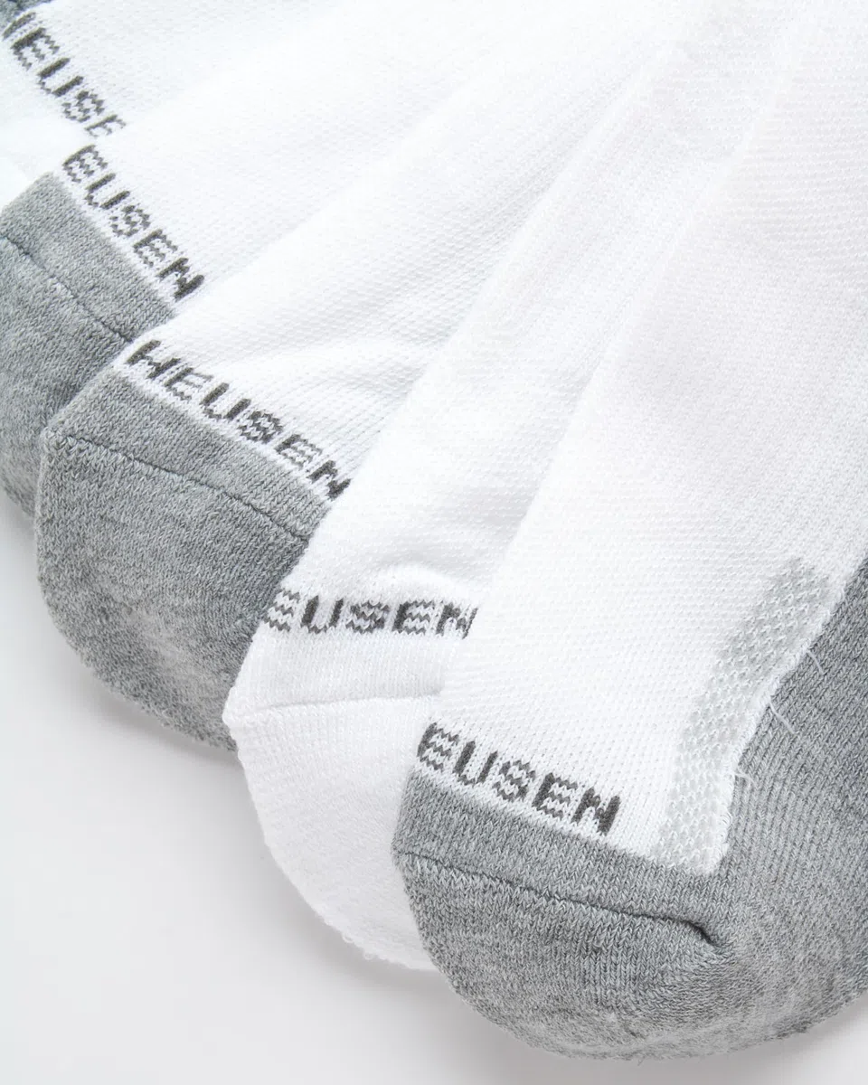 Van Heusen Calcetines para hombre, corte bajo, invisibles, rendimiento atlético, calcetines de tobillo (paquete de 12)