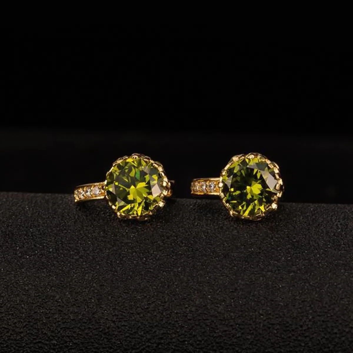 KnSam Au750 Pendientes de aro para mujer, clásicos con moissanita, oro amarillo de 18 quilates, pendientes para mujer pequeños joyas auténticas, oro