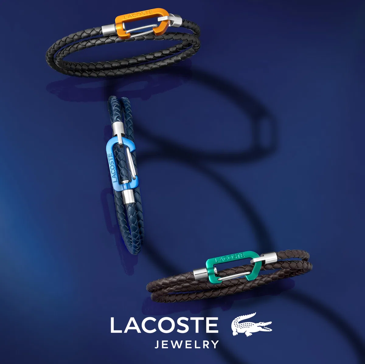Lacoste Pulseras de Cuero de Doble Vuelta para Hombre Colección MATT con Cierre de Mosquetón de Color – Disponibles en Marrón, Azul Marino o Negro