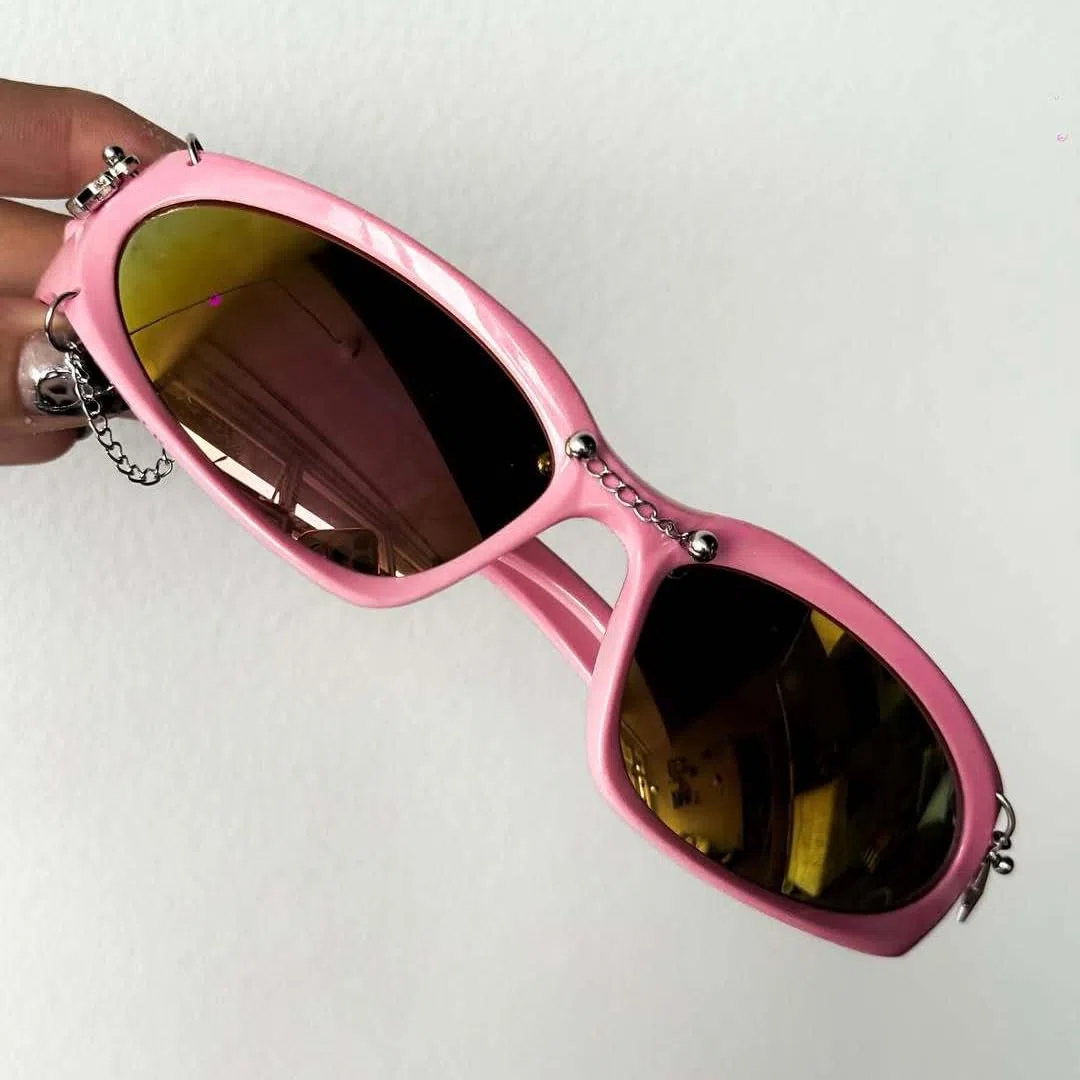 Gafas de sol de moda Punk Rivet con protección UV