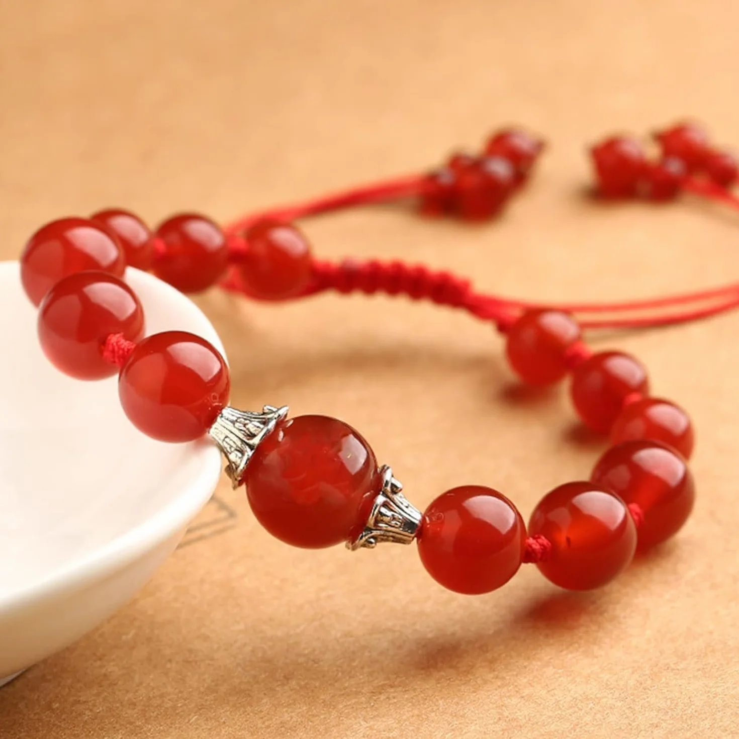 Feng Shui Piedra Preciosa Natural, Hilo Rojo Riqueza 12 Amuleto Animal Suerte Ajustable Proteger de los Malos espíritus Mujeres, Perro