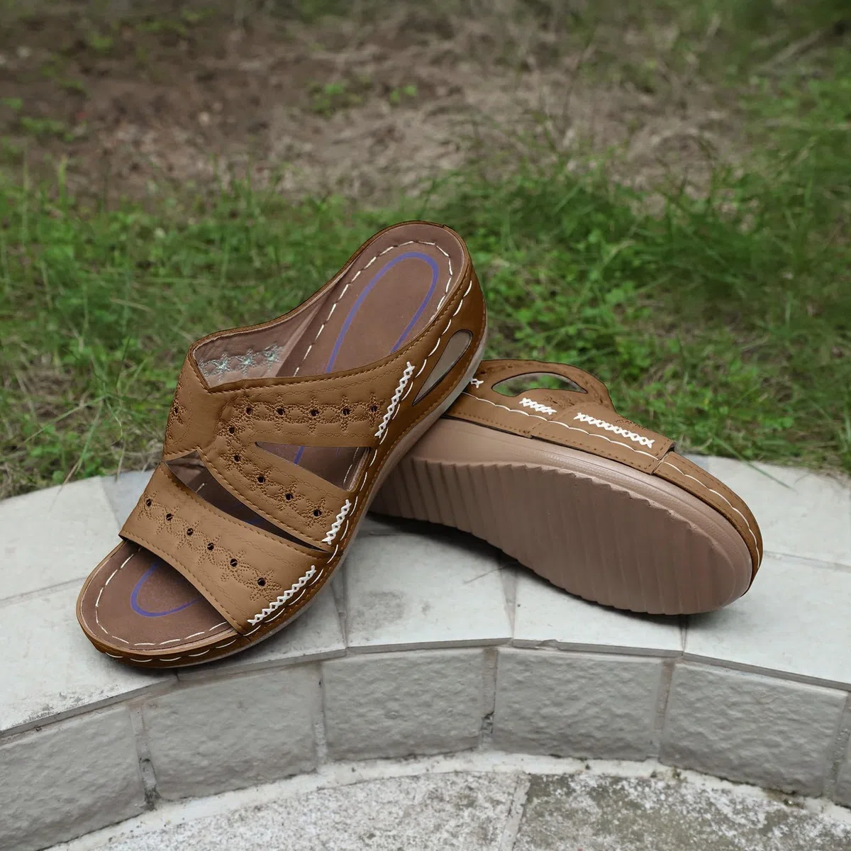 Chanclas de playa para mujer con cuña baja - Zapatillas de verano abiertas Slippers Platform bordado floral sandalia Strappy fáciles de poner sandalias resistentes y ligeras zapatillas casuales de