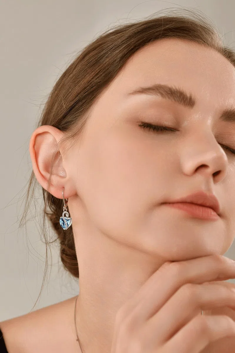 YL Pendientes Corazón Plata de Ley 925 con 12 piedras de Nacimiento Circonita Pendientes para Mujer