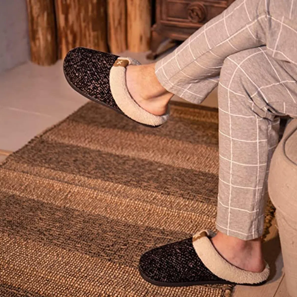 ULTRAIDEAS Zapatillas de Casa para Hombres de Espuma Viscoelástica con Forro de Felpa, sin Cordones, con Suela de Goma Antideslizante para Interiores y Exteriores