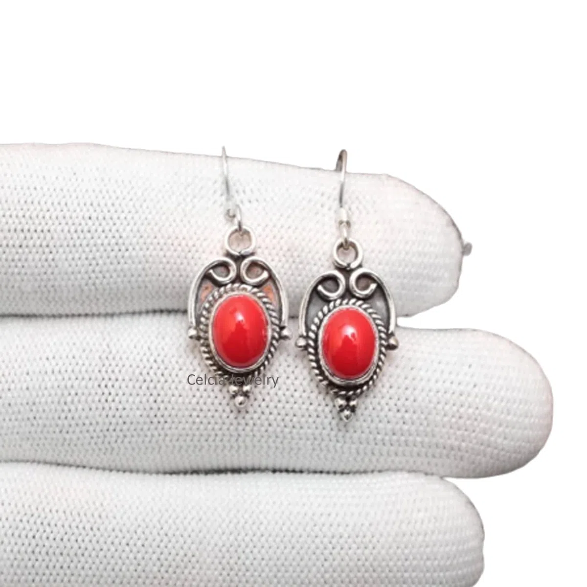 Pendientes colgantes de plata de ley 925 maciza para mujer, piedras preciosas ovaladas de coral rojo auténtico, pendientes hermosos hechos a mano increíbles para ella