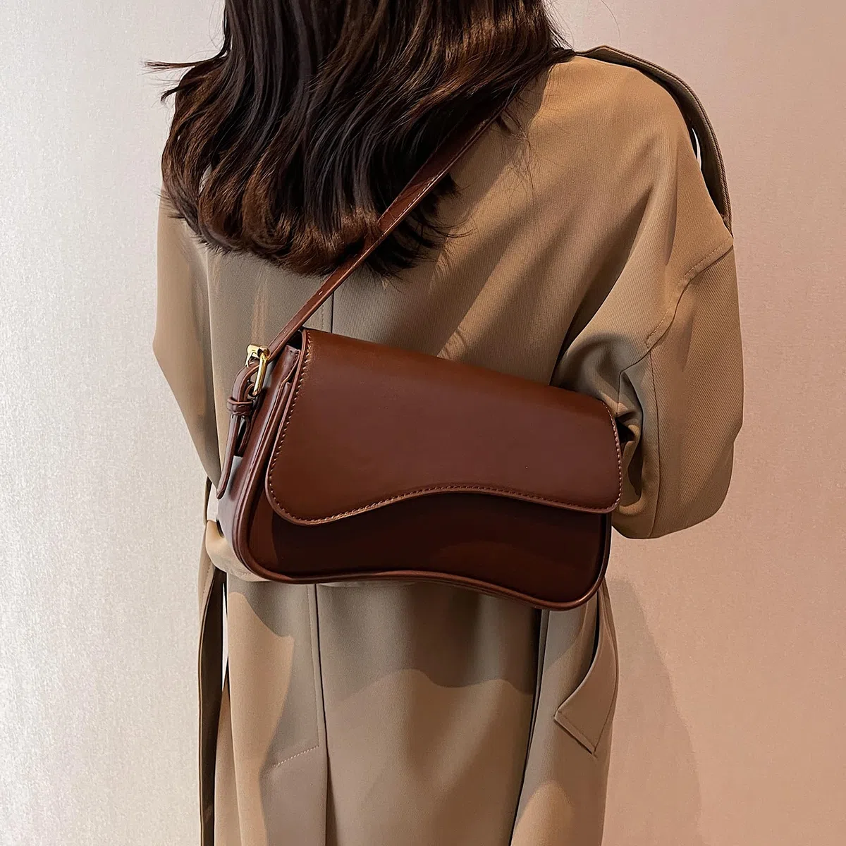 Bolsa de piel sintética para mujer con 2 correas extraíbles y cierre de cremallera