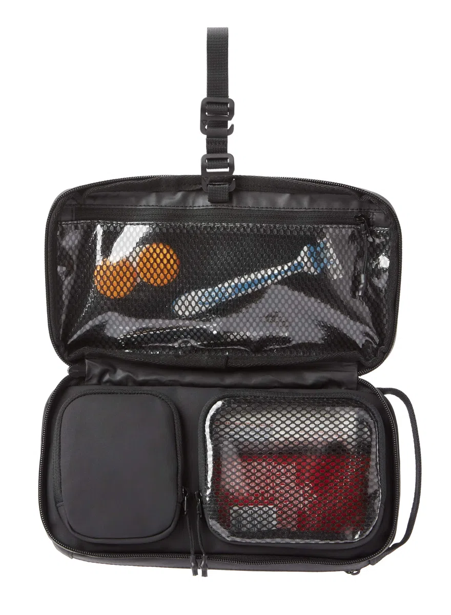 Gomatic Neceser de Aseo Pequeño – Bolsa Impermeable Compacta para Maquillaje o Afeitado – Perfil Delgado, Asa Colgante – Ideal para Viaje, Gimnasio & Uso Diario – Negra