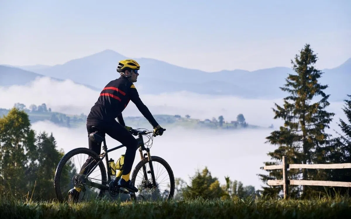 Moxilyn Jersey de ciclismo de invierno para hombre, manga larga, forro polar térmico, clima frío, chaquetas de ciclismo cálidas, bolsillos con cremallera