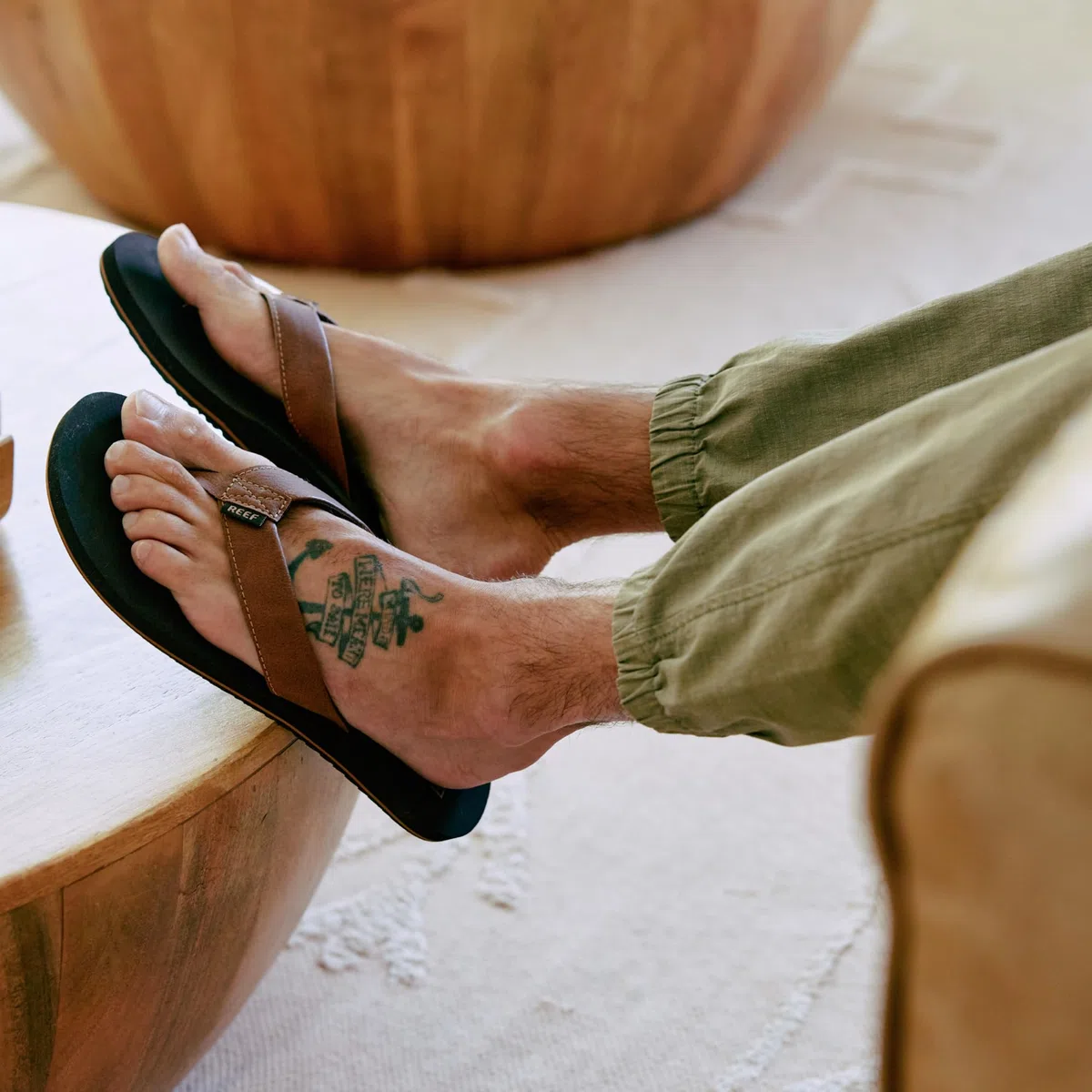 REEF Twinpin - Chanclas de playa para hombre, plantilla acolchada suave, resistentes al agua, Gris/Azul marino, 47 EU
