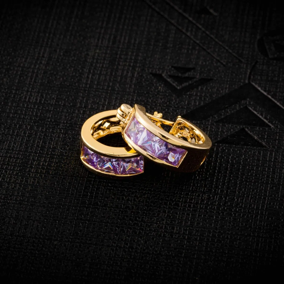 AMDXD Pendientes de mujer de oro 585, clásicos pendientes de aro con amatista lila, corte cuadrado, oro amarillo de 14 quilates, pendientes para mujer, pequeños y auténticos