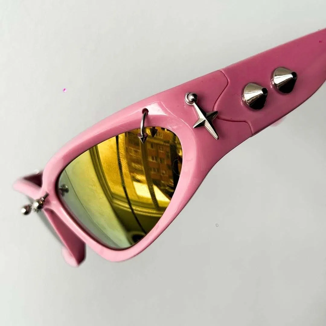 Gafas de sol de moda Punk Rivet con protección UV