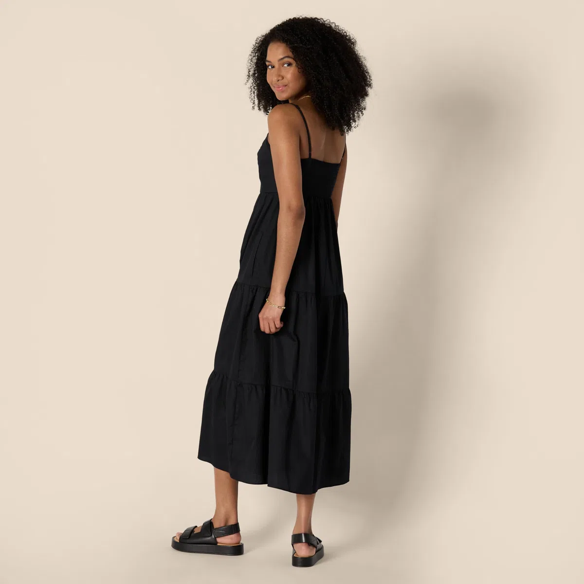 Amazon Essentials Vestido Largo Entallado y Escote Corazón con Vuelo con Capas de Satén de Algodón con Cintura de Corte Imperio Mujer